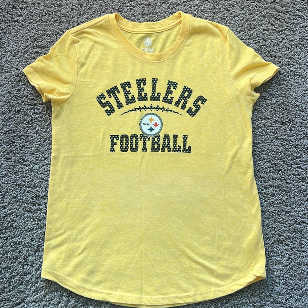 Girls Pittsburgh Steelers Football tshirt size YXL